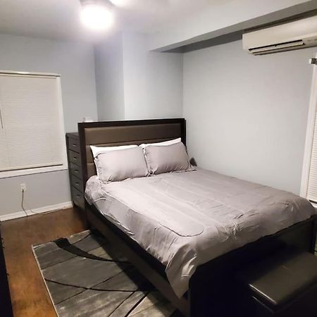 Quiet 3 Bedroom Apartment In Private Home นิวยอร์ก ภายนอก รูปภาพ