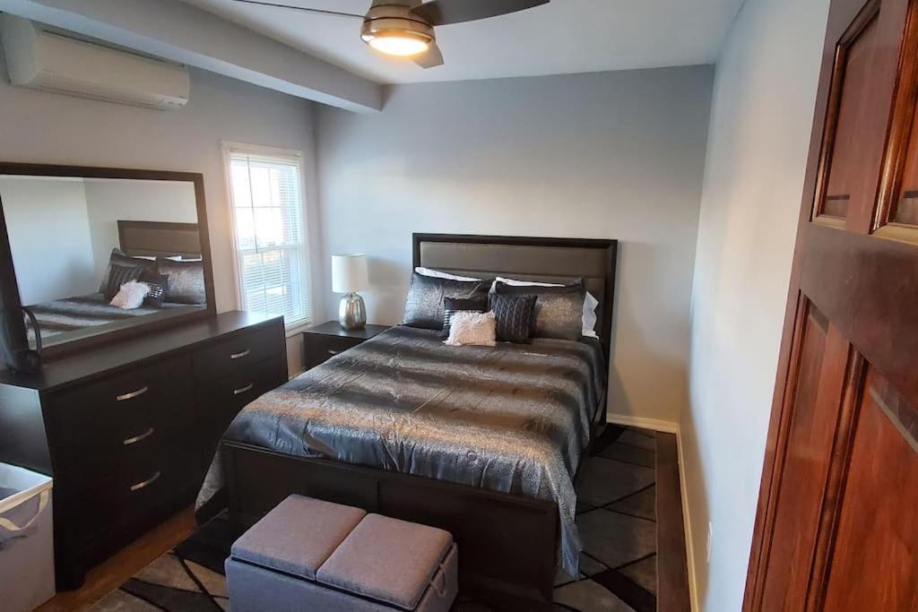 Quiet 3 Bedroom Apartment In Private Home นิวยอร์ก ภายนอก รูปภาพ