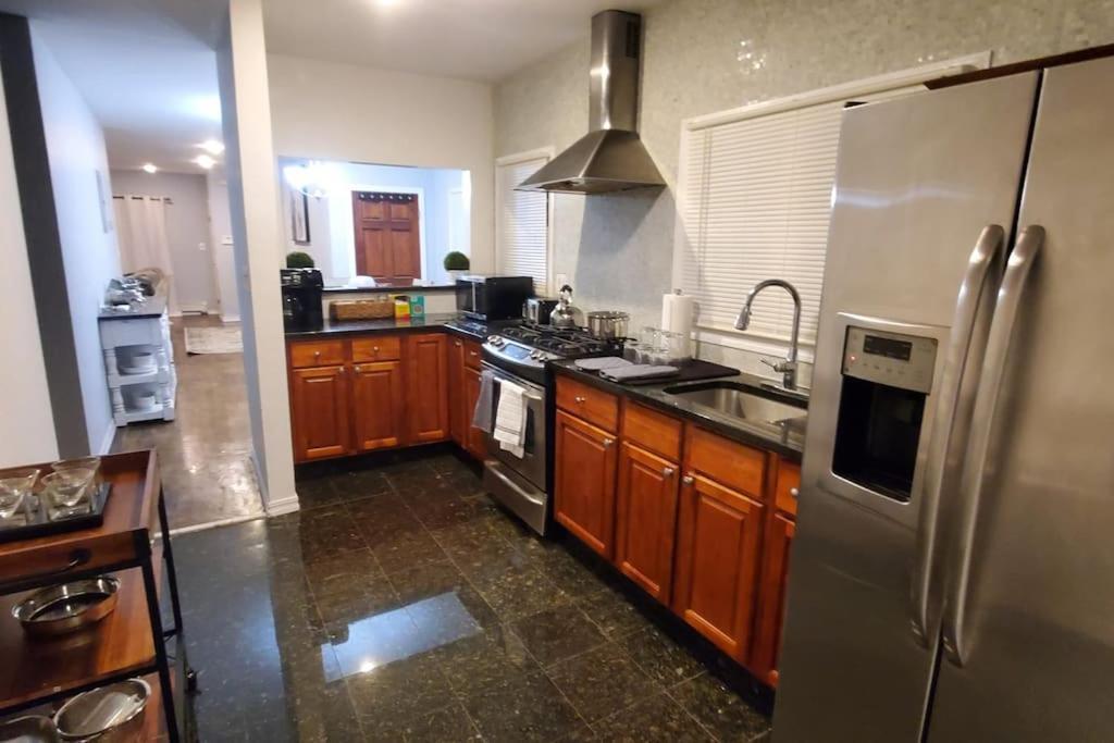 Quiet 3 Bedroom Apartment In Private Home นิวยอร์ก ภายนอก รูปภาพ